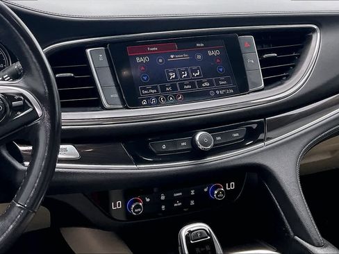 Used 2020 Buick Enclave Essence w/ Sound and Sites Package FWD image 7