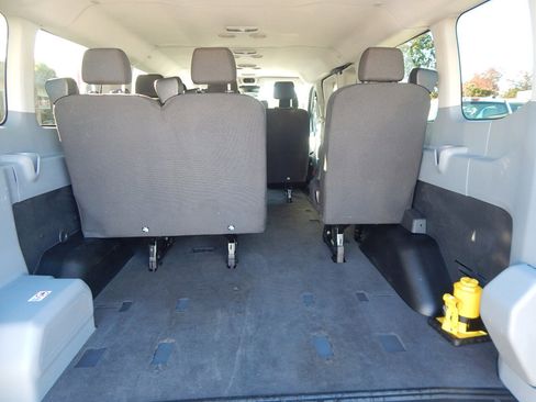 Used 2016 Ford Transit 350 XL image 4