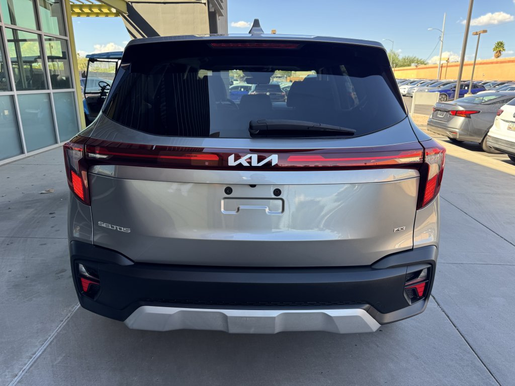 Used 2024 Kia Seltos LX AWD/4WD image 13