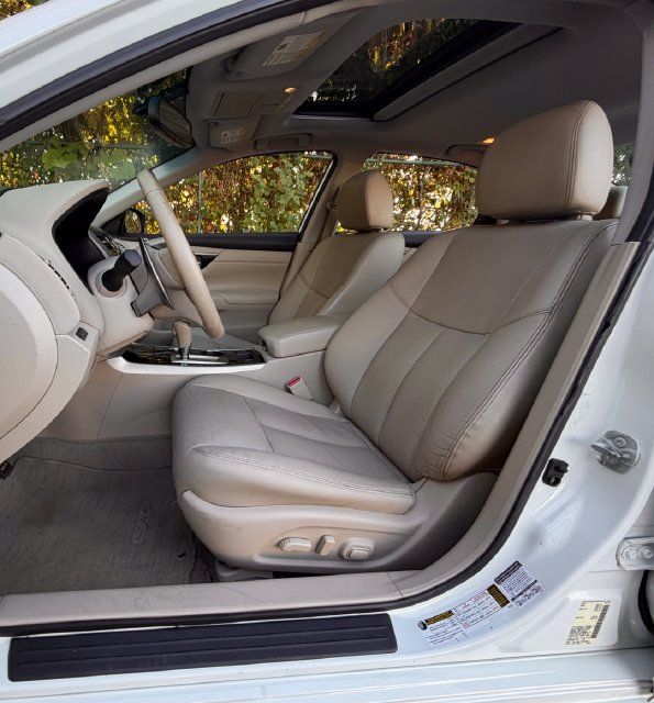 Used 2014 Nissan Altima 3.5 SL w/ Technology Package FWD image 18