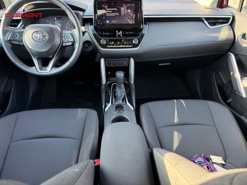 Used 2024 Toyota Corolla Cross LE FWD image 14