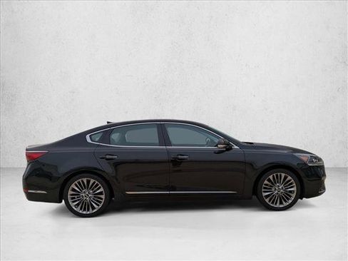 Used 2019 Kia Cadenza Limited image 4