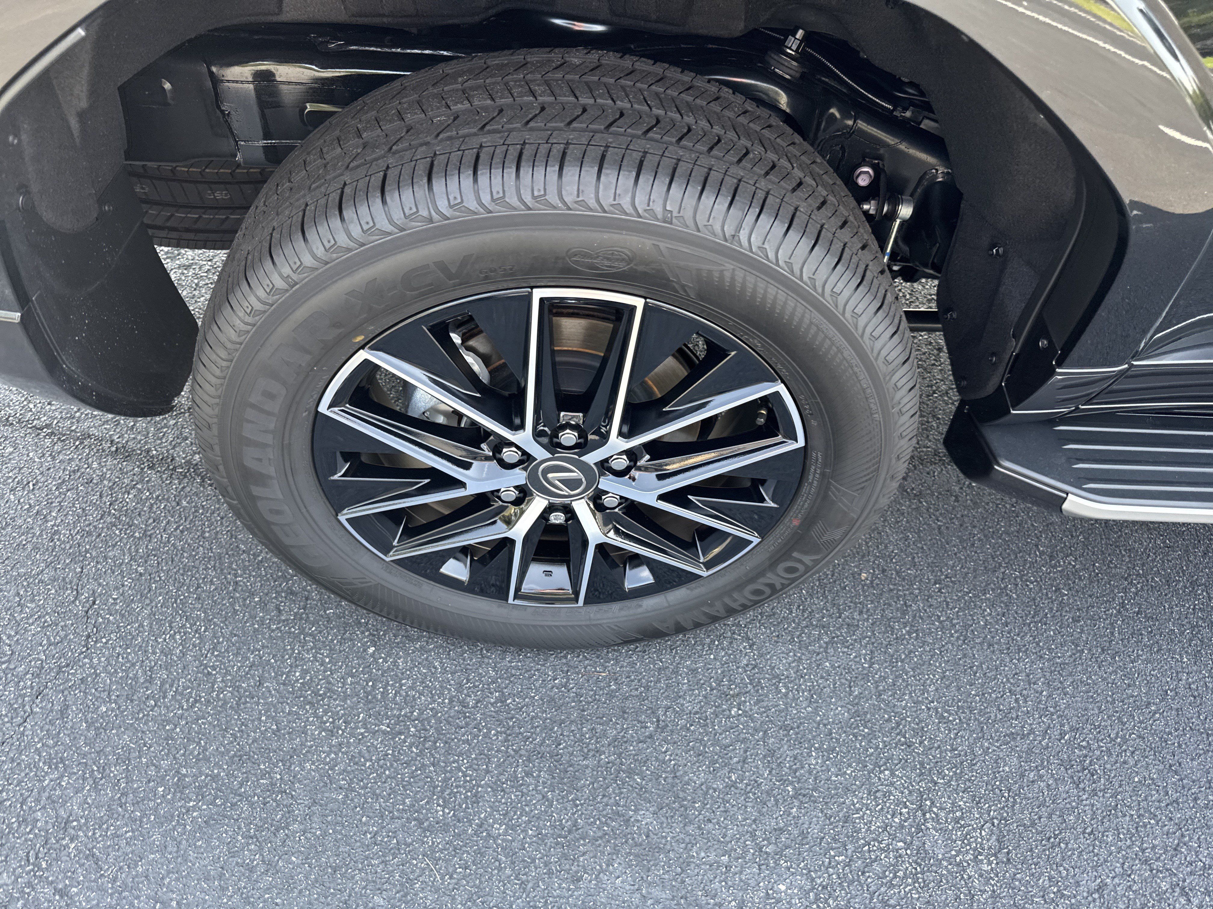 Used 2026 Lexus GX 550 w/ Cold Area Package AWD/4WD image 11