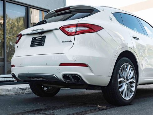 Used 2019 Maserati Levante GranLusso AWD/4WD image 13
