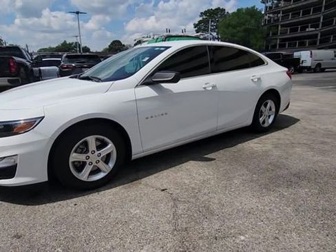 Used 2023 Chevrolet Malibu LS image 4