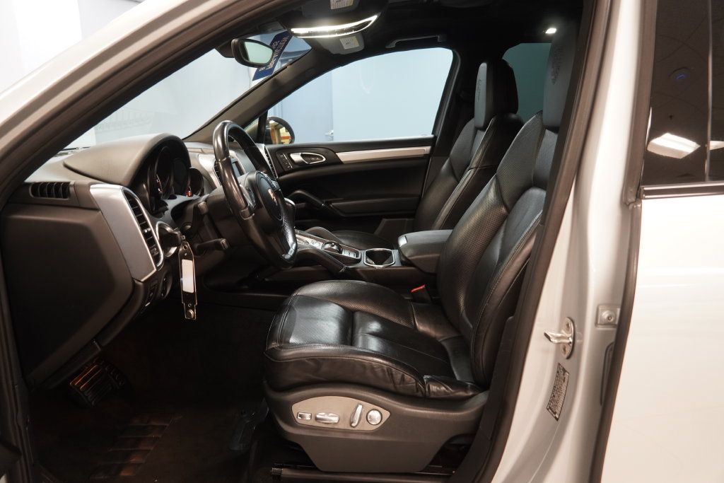 Used 2012 Porsche Cayenne AWD/4WD image 5