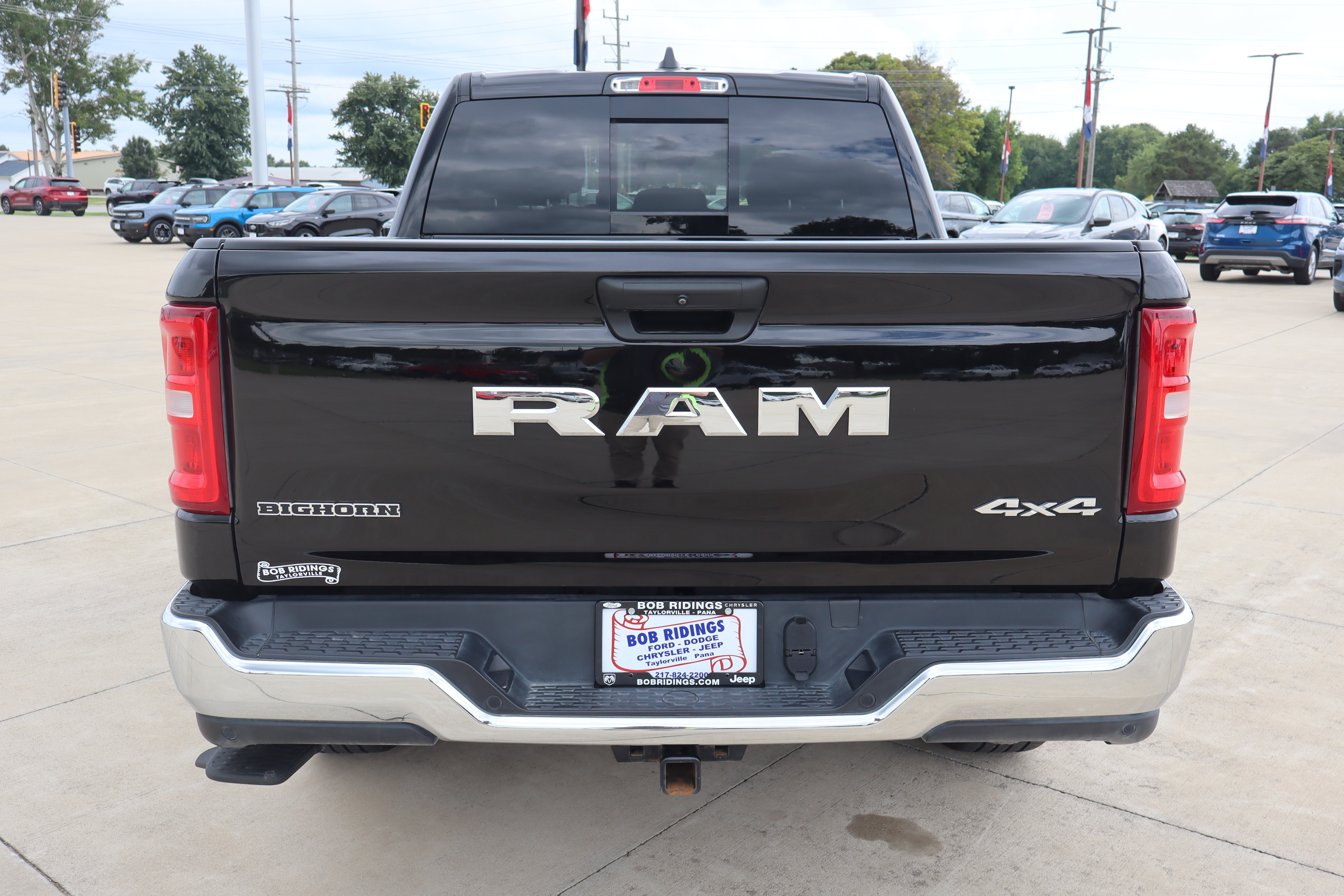 Used 2025 RAM 1500 Big Horn AWD/4WD image 6