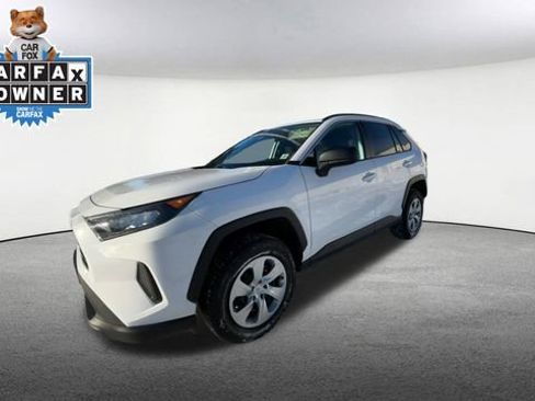 Used 2021 Toyota RAV4 LE image 4
