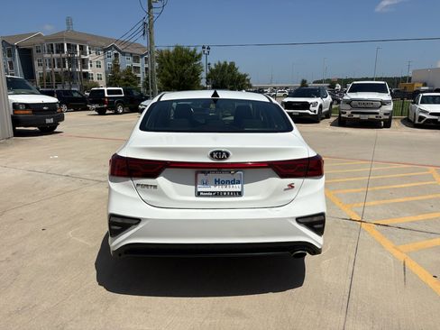 Used 2019 Kia Forte S w/ S Premium Package FWD image 4