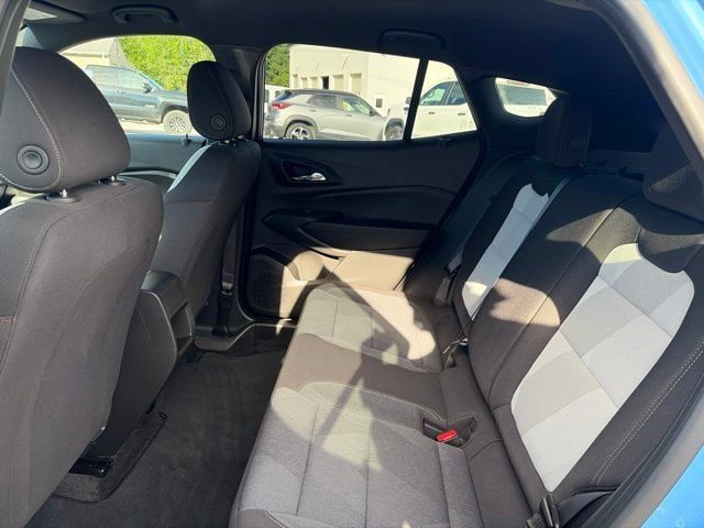Used 2024 Chevrolet Trax RS w/ Driver Confidence Package FWD image 26