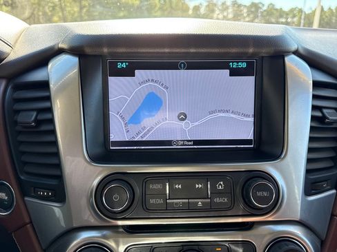 Used 2020 Chevrolet Suburban Premier image 23