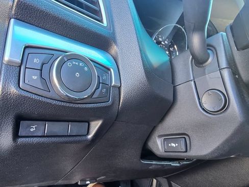 Used 2017 Ford Explorer Limited w/ Equipment Group 301A FWD image 27