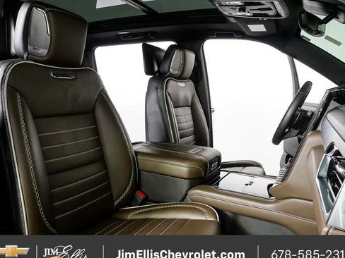 Certified 2025 GMC Yukon XL Denali Ultimate AWD/4WD image 24