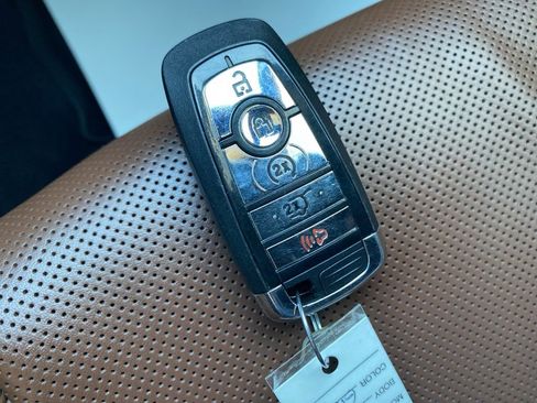 Used 2023 Lincoln Nautilus Reserve w/ Monochromatic Package image 32