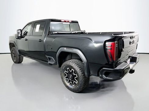 Used 2025 GMC Sierra 2500 AT4X image 9