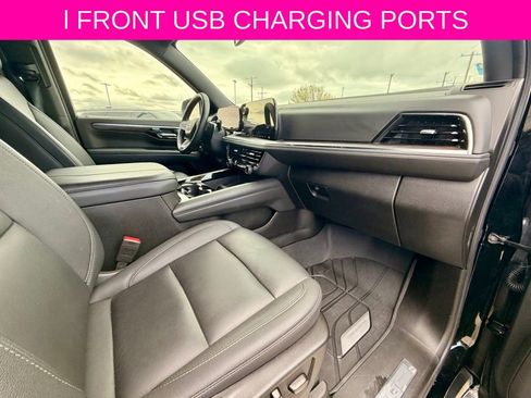 Used 2025 Chevrolet Suburban Z71 image 17