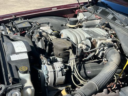 Used 1990 Lincoln Town Car image 53