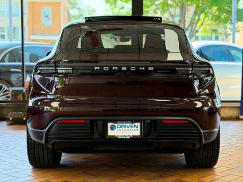 Used 2025 Porsche Macan Electric RWD image 8
