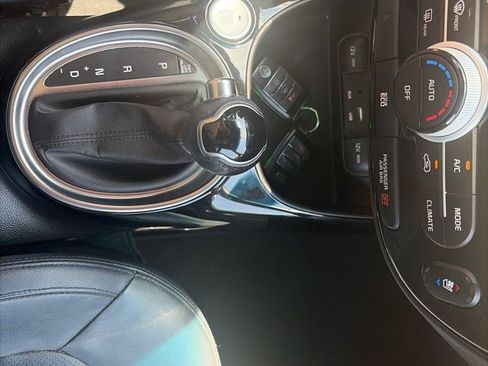 Used 2015 Kia Soul ! w/ Sun & Sound Package FWD image 14