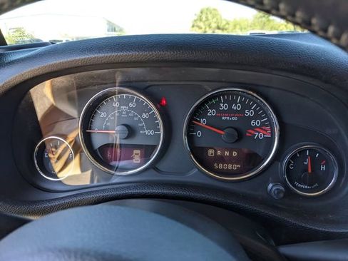 Used 2015 Jeep Wrangler Unlimited Rubicon image 33