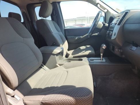 Used 2014 Nissan Frontier Desert Runner RWD image 16