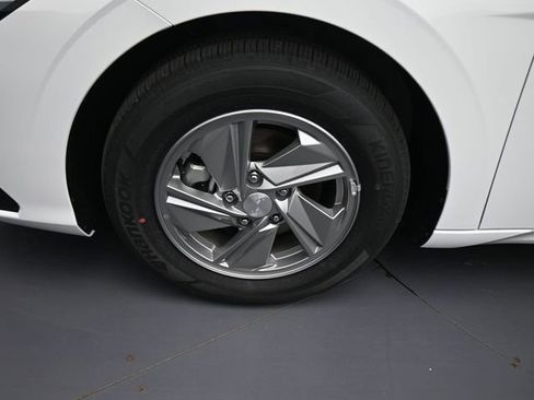 New 2026 Hyundai Elantra SE FWD image 20