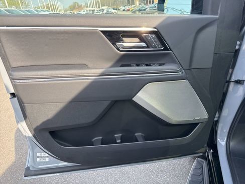 Used 2024 GMC Sierra EV Denali image 28