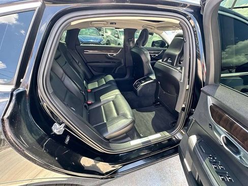 Used 2018 Volvo S90 T5 Momentum w/ Convenience Package FWD image 3