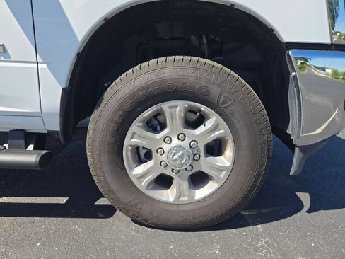 Used 2025 RAM 2500 Laramie AWD/4WD image 28