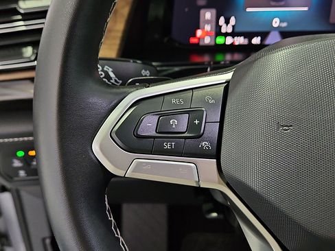 Certified 2024 Volkswagen Atlas SE image 17