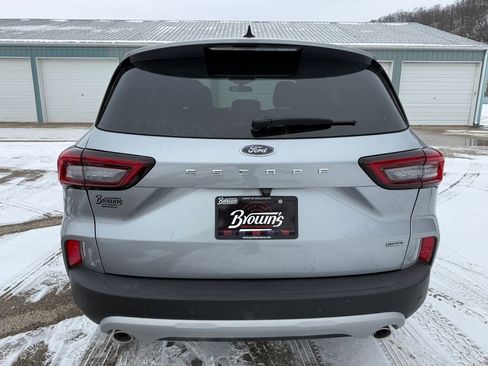 Used 2024 Ford Escape SE image 7