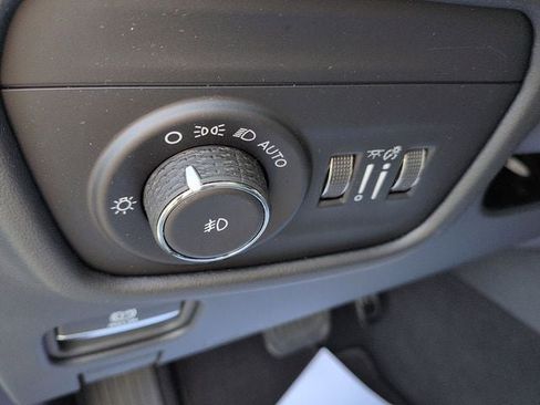 Used 2024 Jeep Grand Cherokee Summit image 19