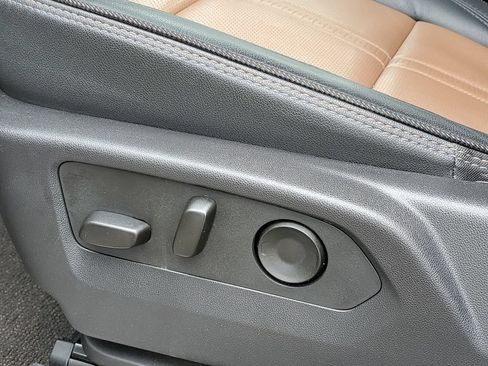 Certified 2025 Chevrolet Silverado 1500 High Country AWD/4WD image 8