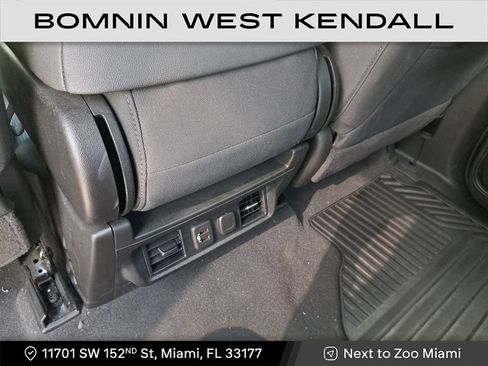 Used 2022 Chevrolet Silverado 1500 RST image 12