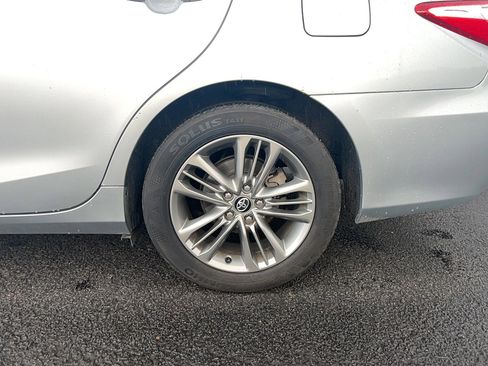 Used 2017 Toyota Camry SE image 10