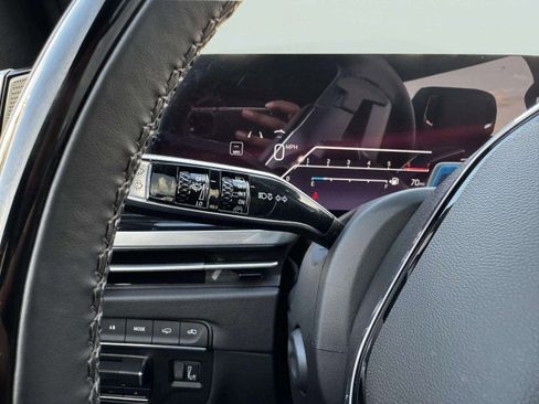 Used 2025 Cadillac Escalade ESV Sport w/ Touring Package image 22