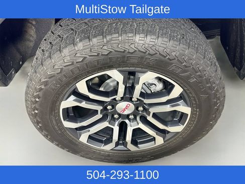 Used 2024 GMC Canyon Elevation w/ Elevation Premium Package AWD/4WD image 32