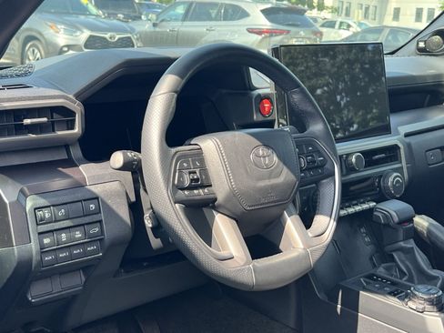 Used 2025 Toyota 4Runner TRD Off-Road Premium AWD/4WD image 14