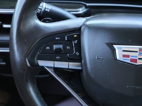 Used 2021 Cadillac Escalade Premium Luxury image 18