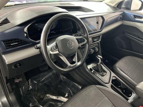 Used 2024 Volkswagen Taos SE image 12
