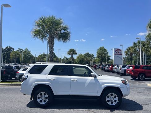 Used 2024 Toyota 4Runner SR5 Premium AWD/4WD image 11
