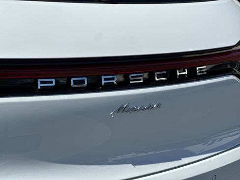 Certified 2020 Porsche Macan AWD/4WD image 31