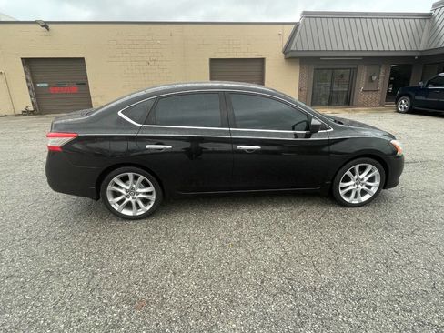 Used 2015 Nissan Sentra S image 7