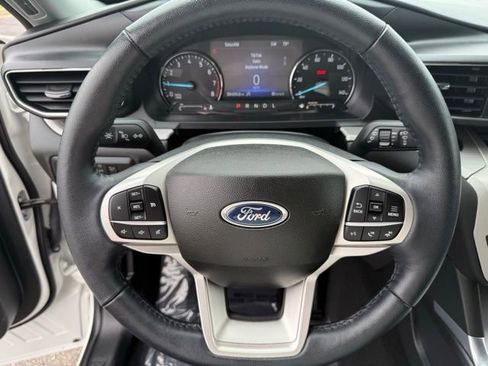 Used 2023 Ford Explorer XLT w/ Equipment Group 202A image 14