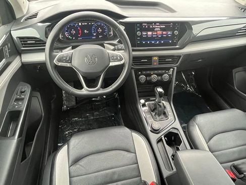 Used 2022 Volkswagen Taos SEL image 10