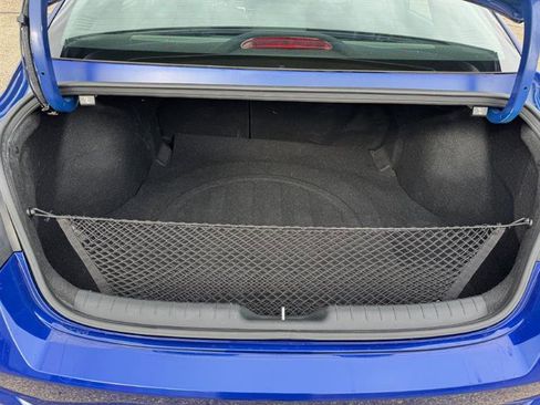 Used 2021 Hyundai Elantra Limited image 11