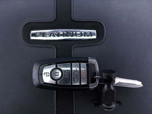 Used 2023 Ford F150 Lightning Platinum AWD/4WD image 29