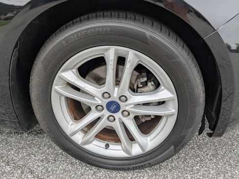 Used 2018 Ford Fusion SE w/ Fusion SE Technology Package FWD image 18