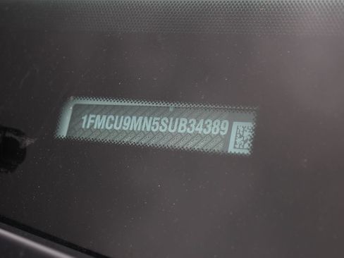 Used 2025 Ford Escape ST-Line AWD/4WD image 33