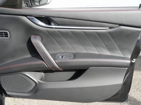 Used 2021 Maserati Ghibli S image 35